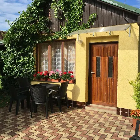 Homestay Garden 35 *